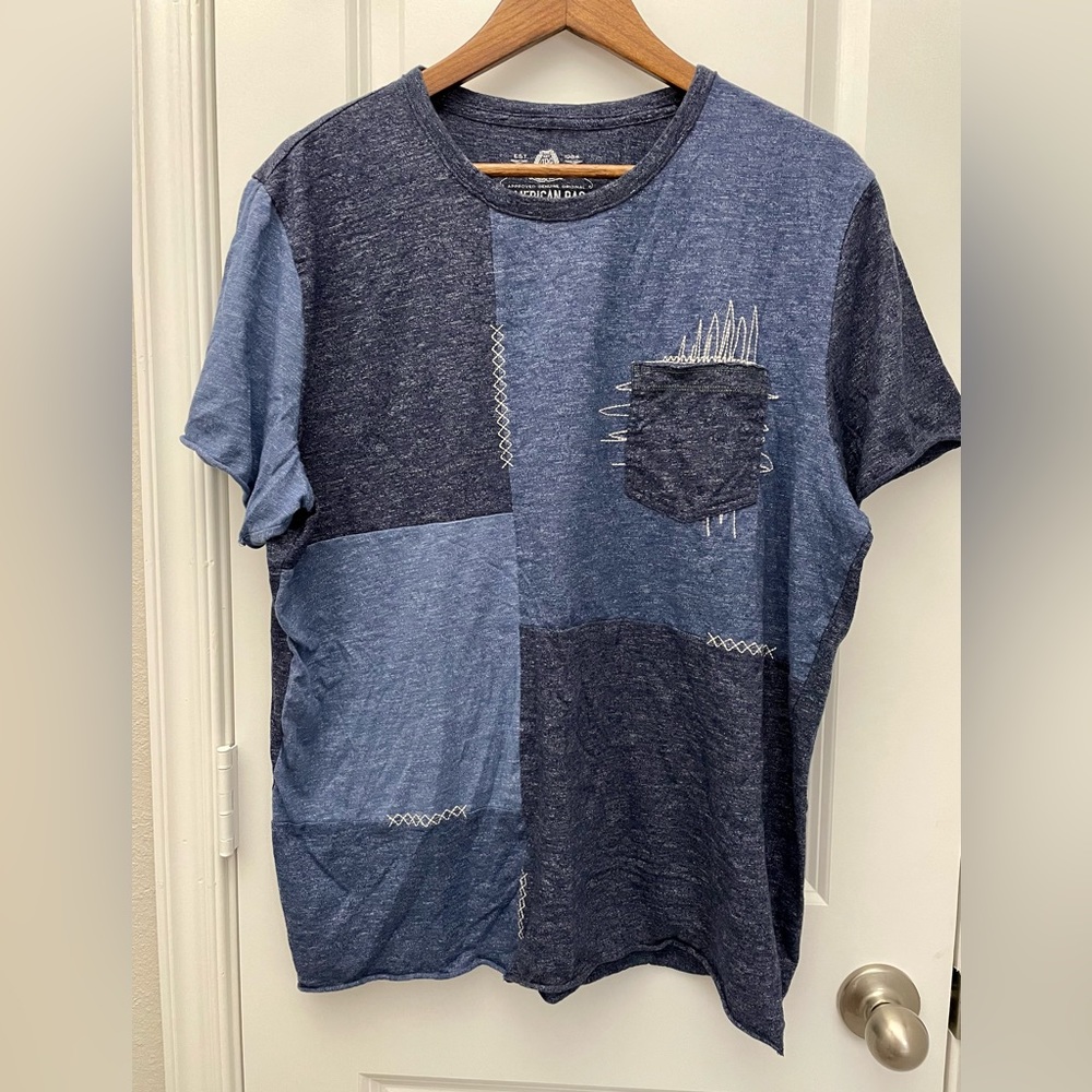 AMERICAN RAG Macy’s brand Men’s blue shirt. Size XL
